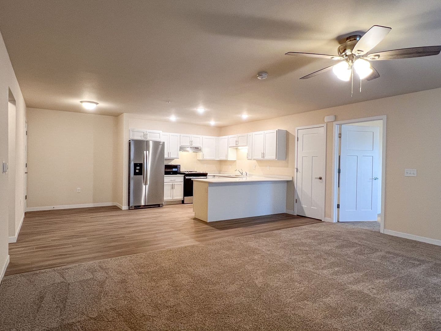 Eau Claire Apartment: 4395 Christopher Drive