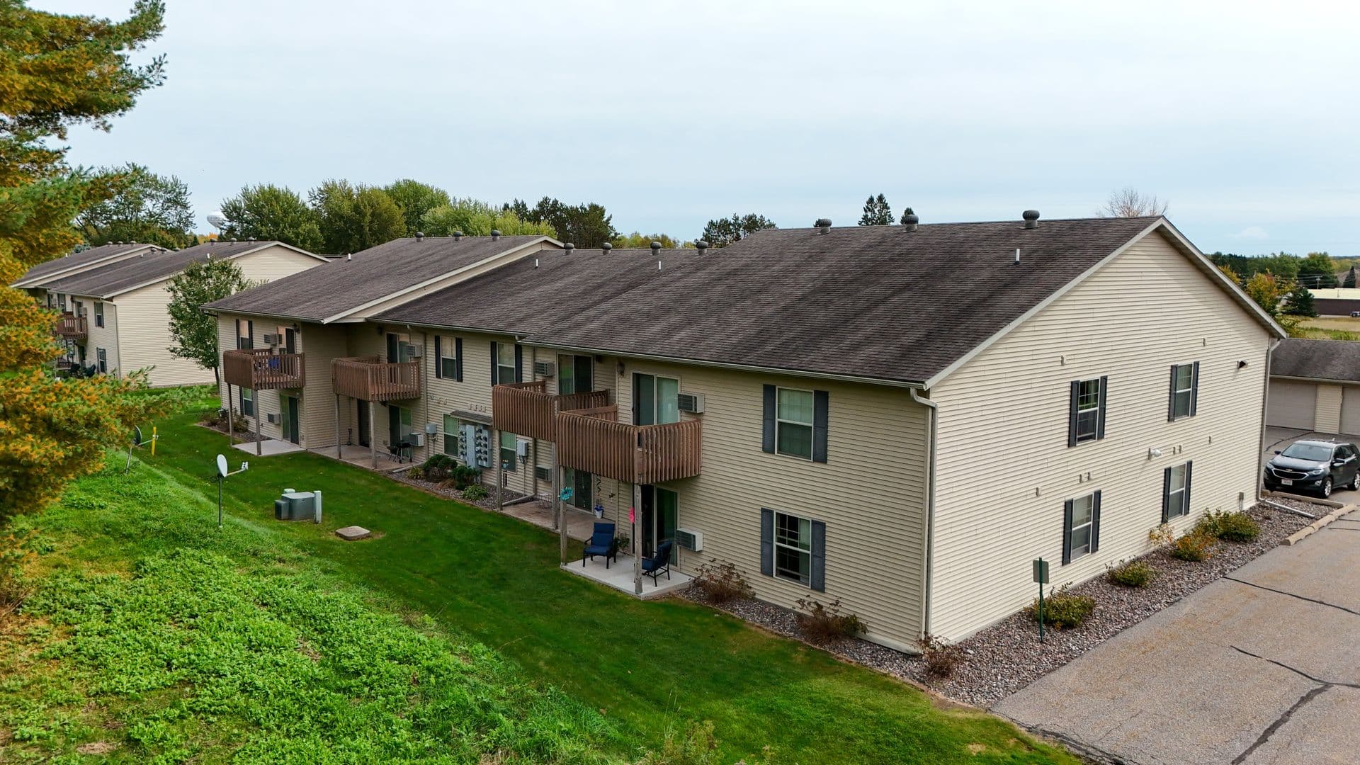 Medford Apartment: 765-767 S Gibson St