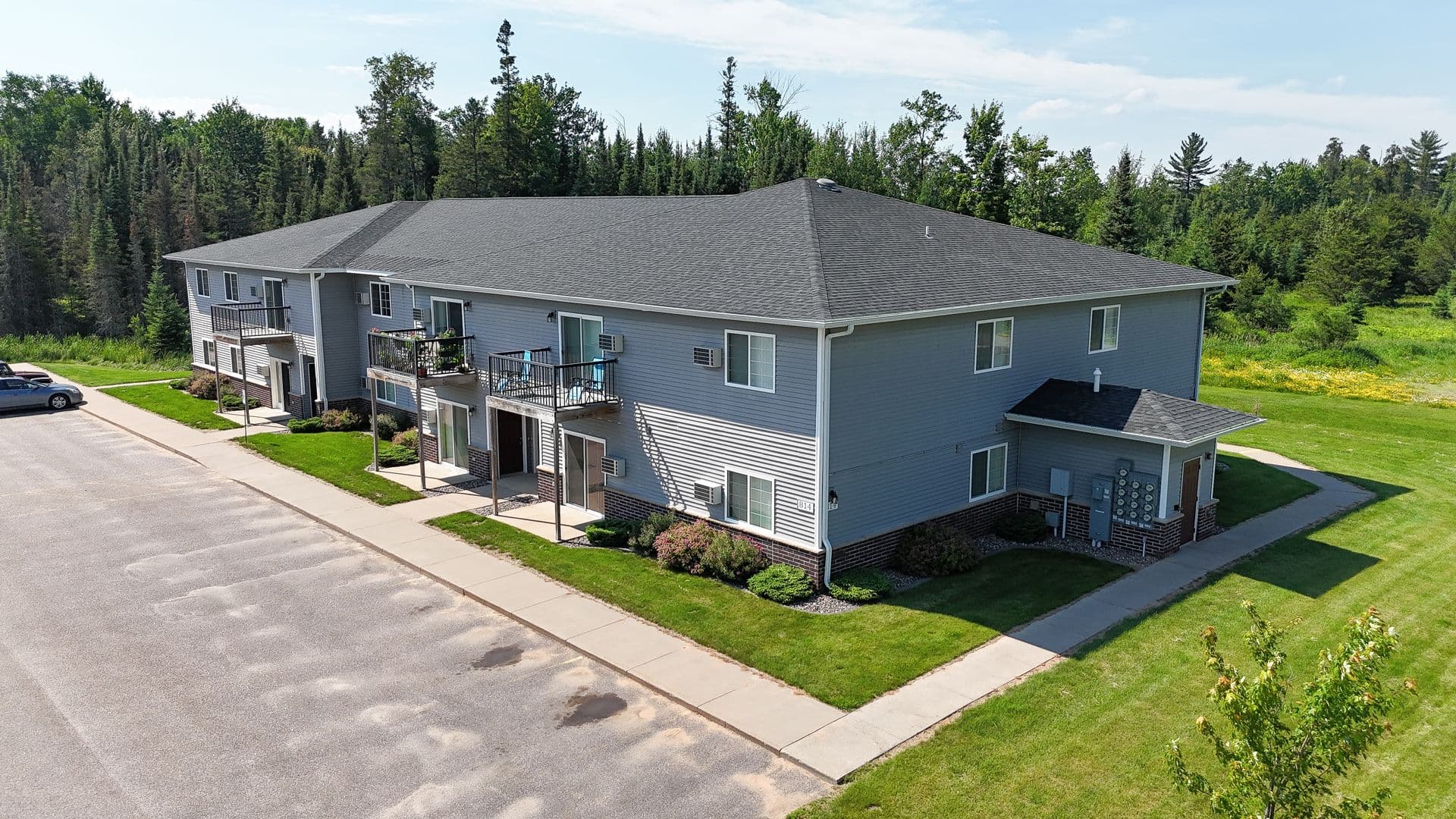 Eagle River Apartment: 724 W. Mill St.