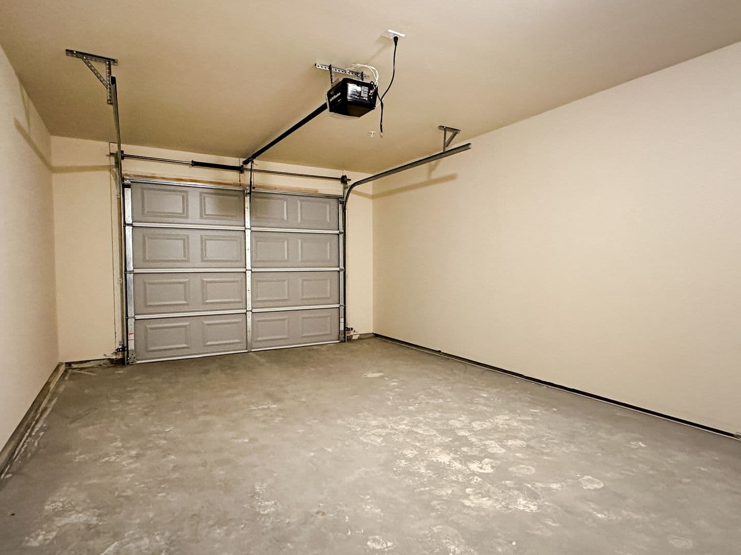 Eau Claire Apartment: 4395 Christopher Drive