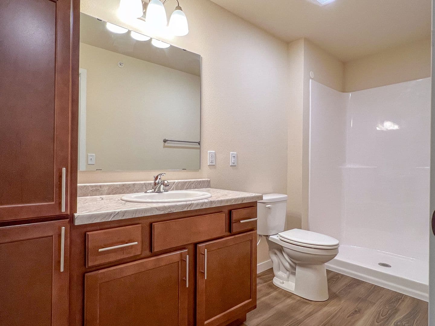 Eau Claire Apartment: 4395 Christopher Drive
