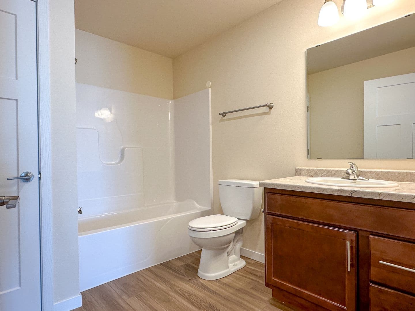 Athens Apartment: 713 Caroline Street