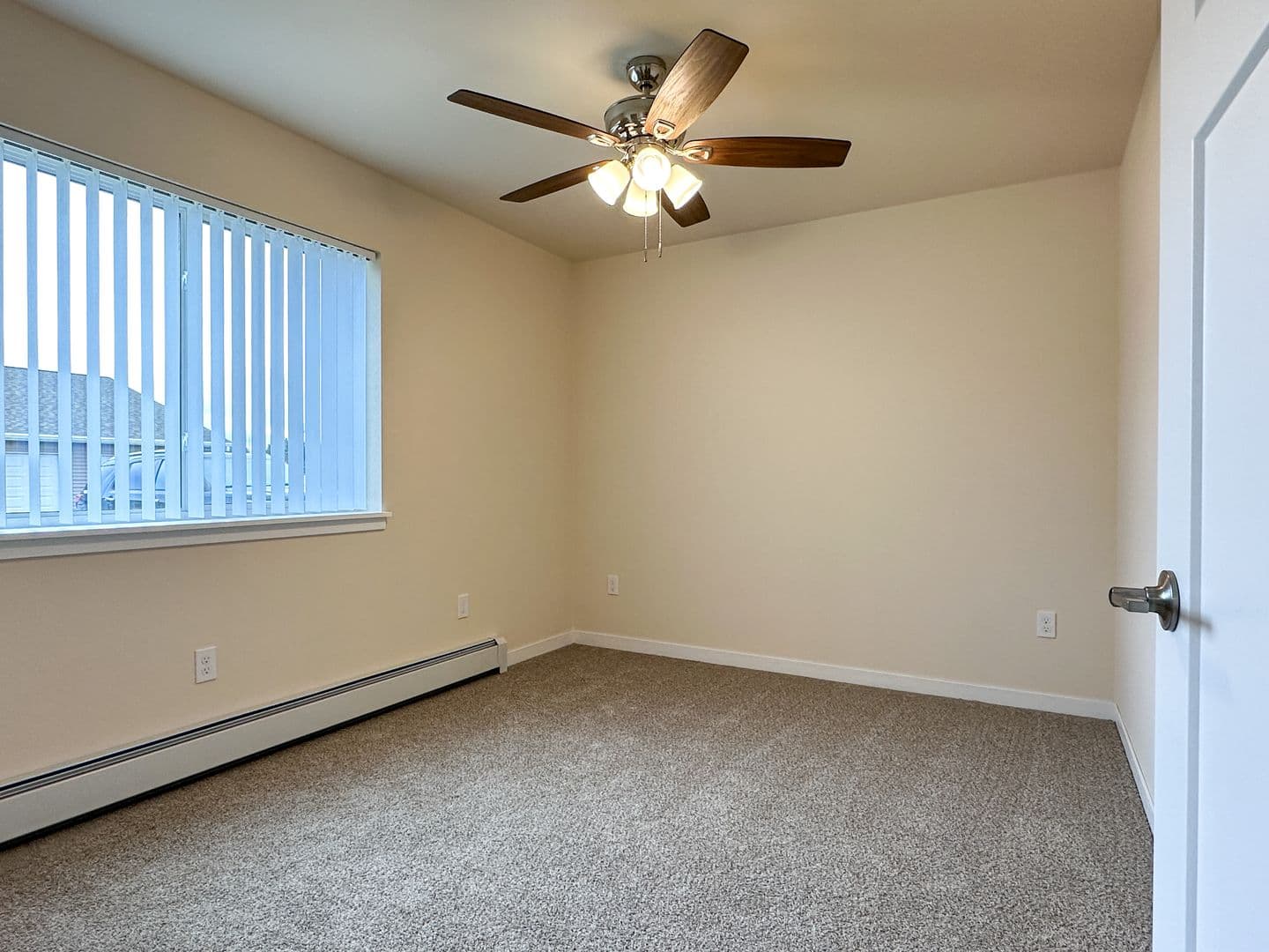 Florence Apartment: 5863 Chapin Street