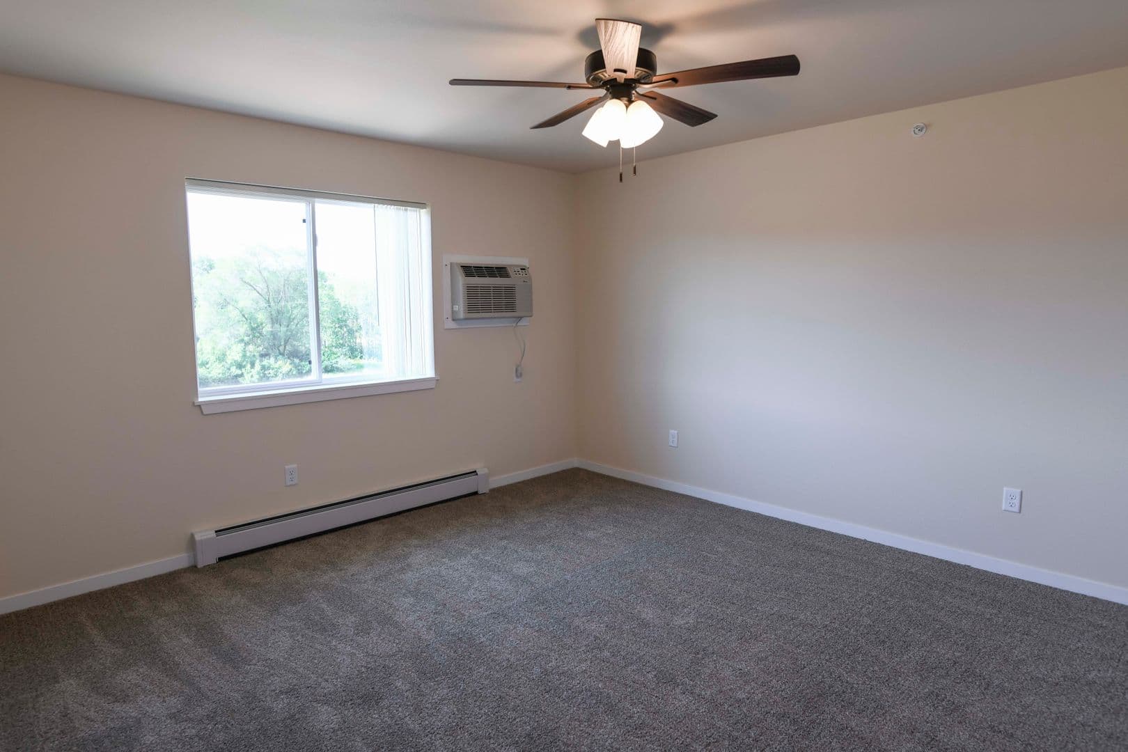 Oshkosh Apartment: 4105 State Road 91