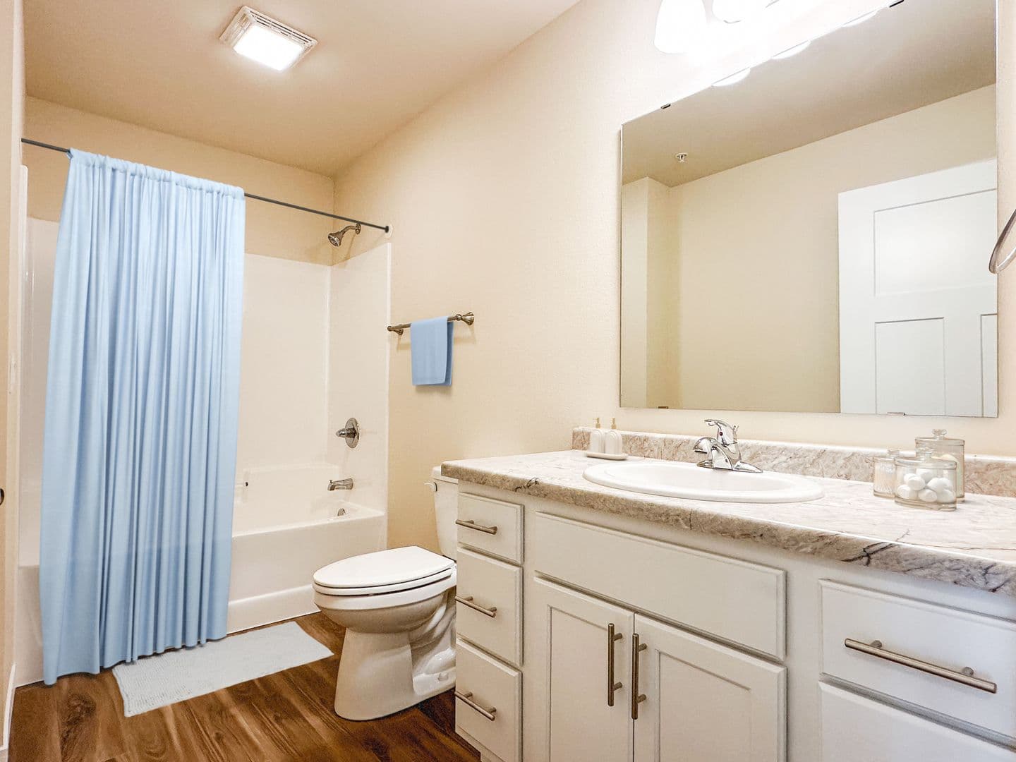 Eau Claire Apartment: 4395 Christopher Drive