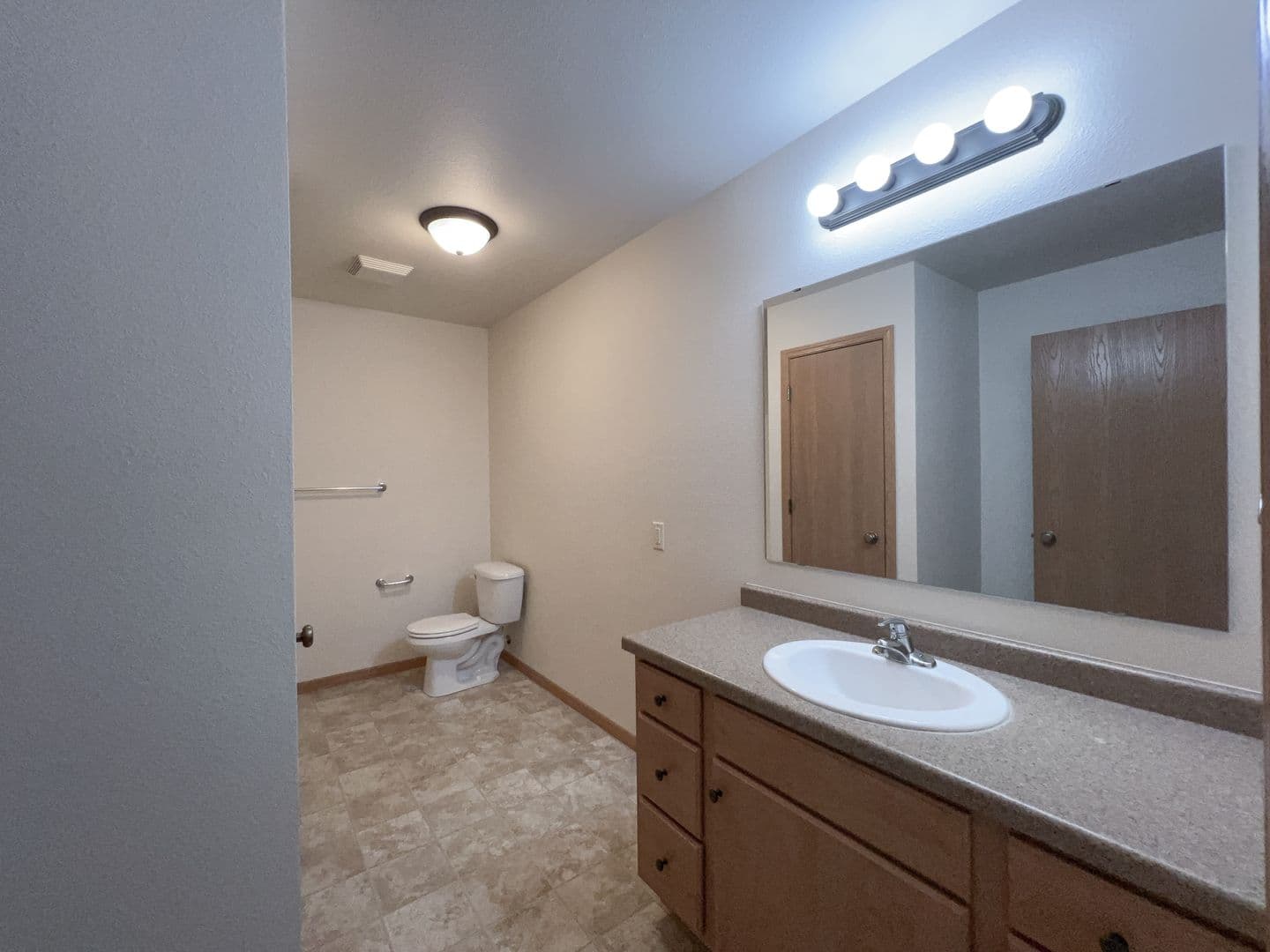 Plover Apartment: 3500 Willow Dr