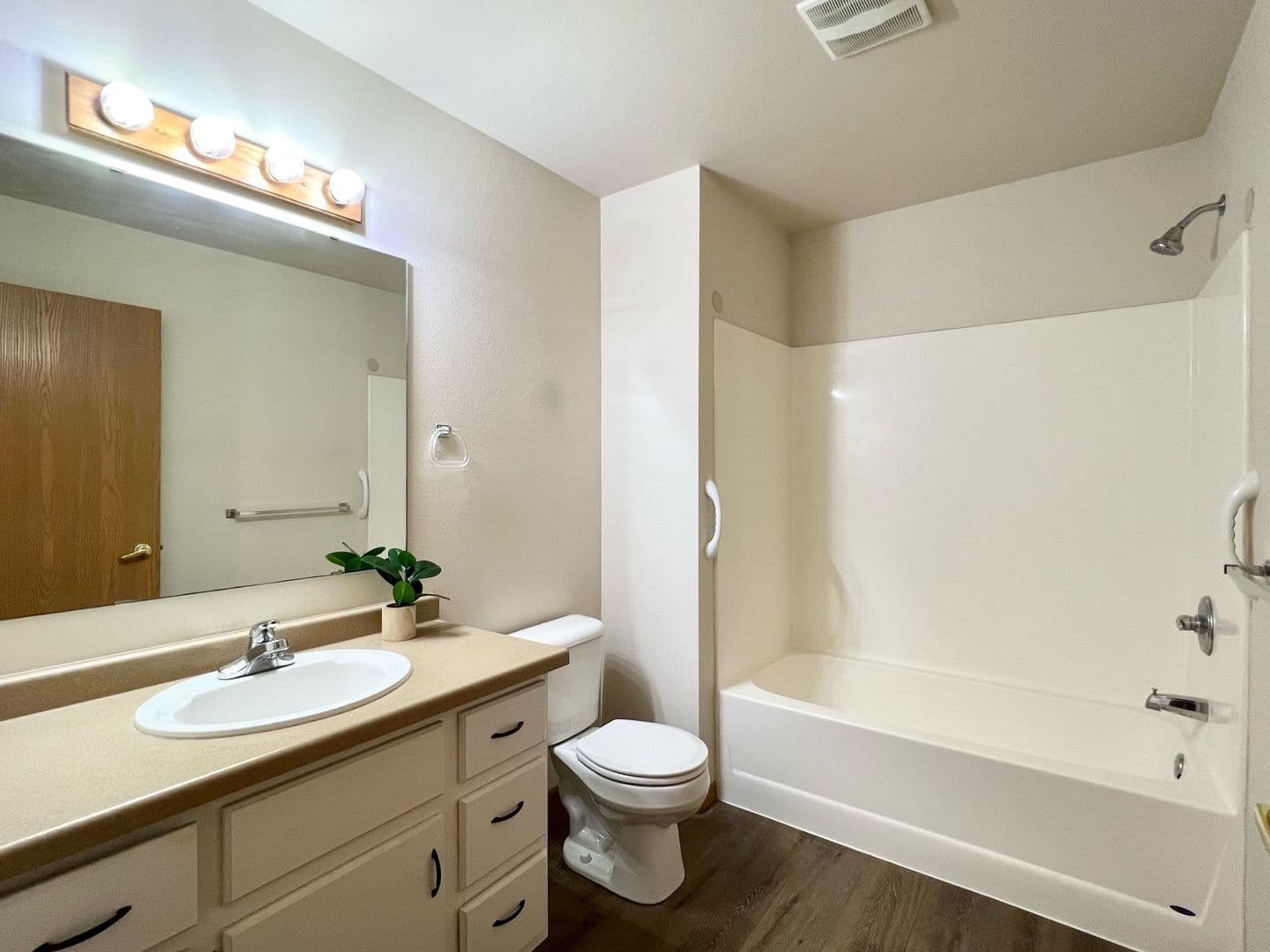 Stevens Point Apartment: 1200 River View Ave