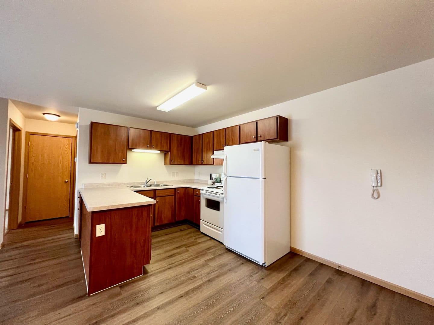 Merrill Apartment: 2301 W. Jackson St.