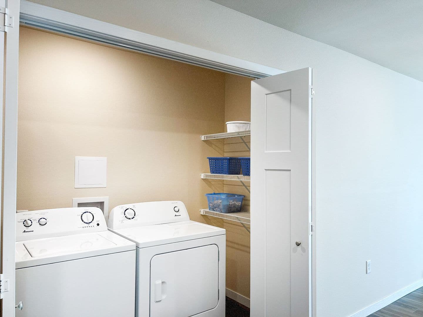 Eau Claire Apartment: 4395 Christopher Drive