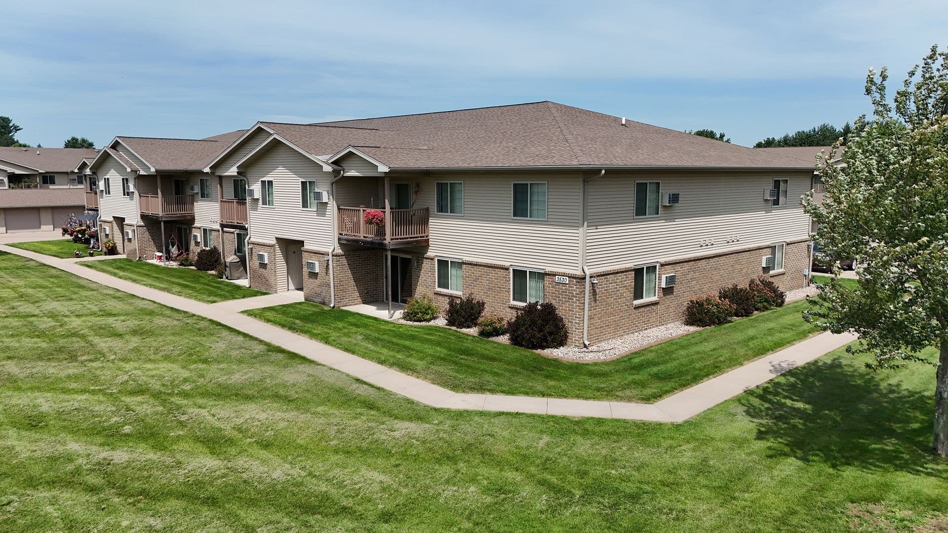 Plover Apartment: 3500 Willow Dr