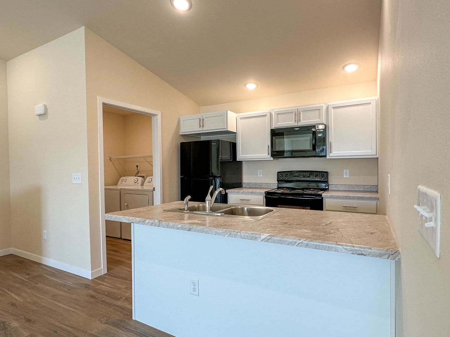 Rothschild Apartment: 10000 Calumet Street