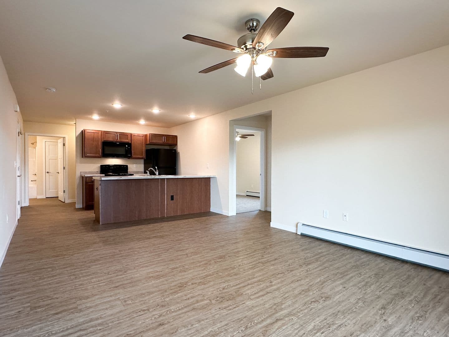 Florence Apartment: 5863 Chapin Street
