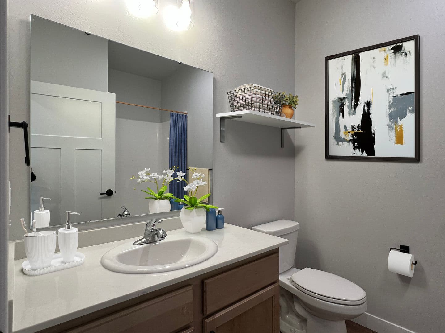 New London Apartment: 305 West Wolf River Avenue