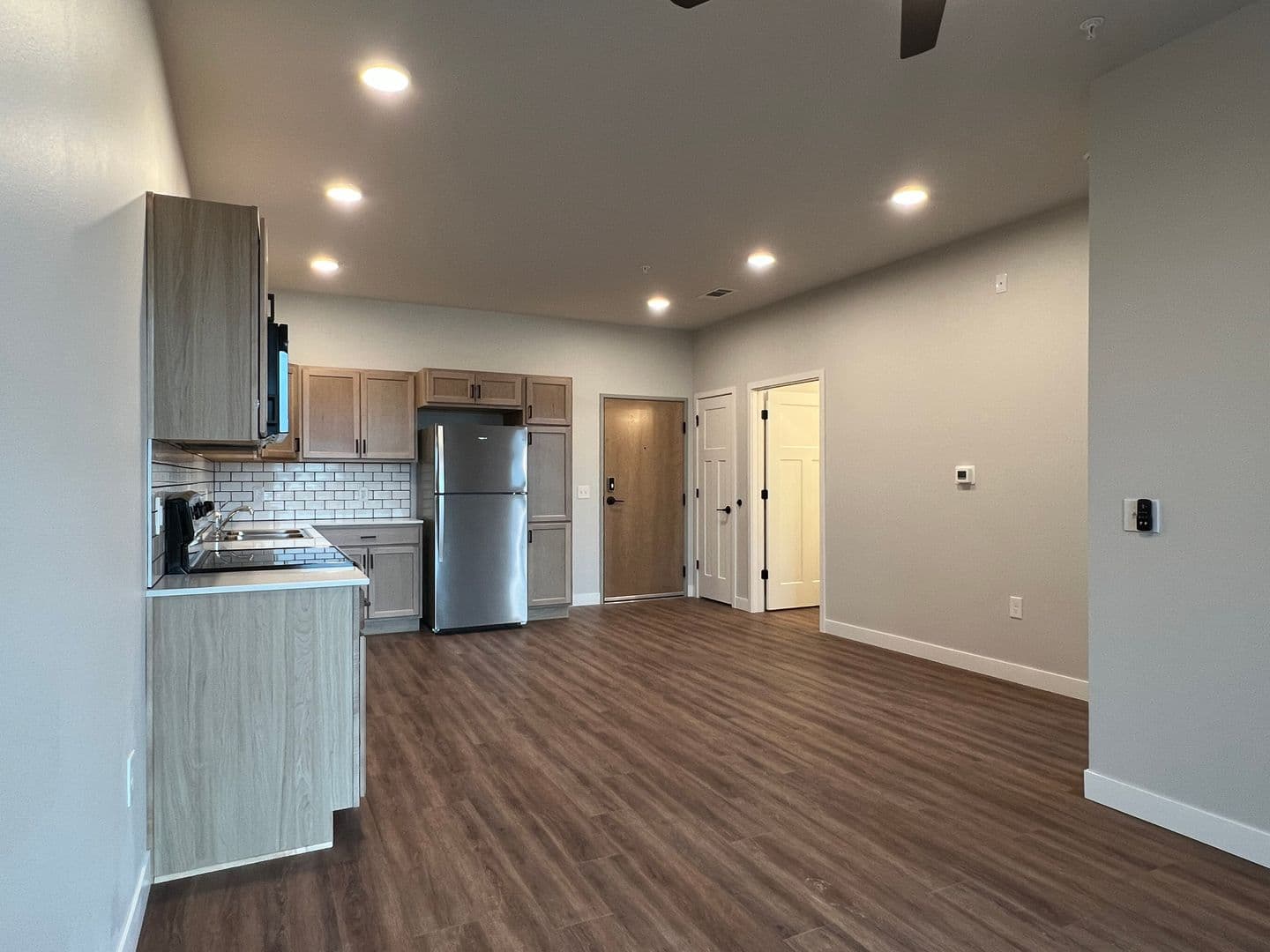 New London Apartment: 305 West Wolf River Avenue