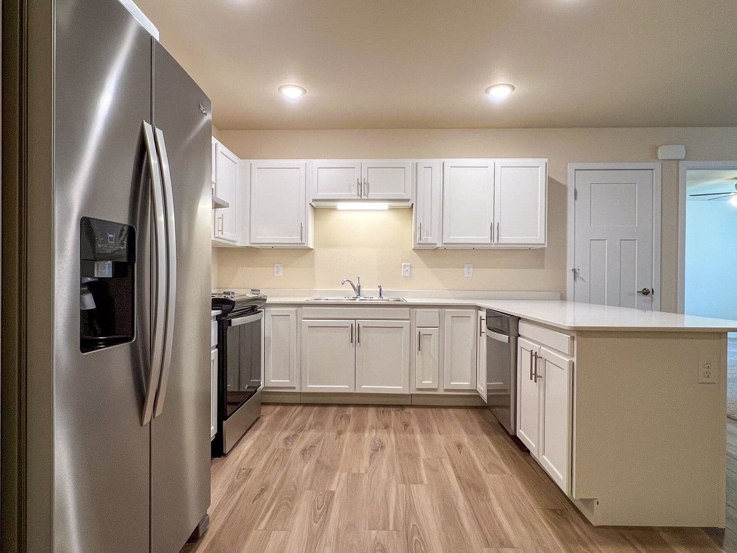 Eau Claire Apartment: 4395 Christopher Drive