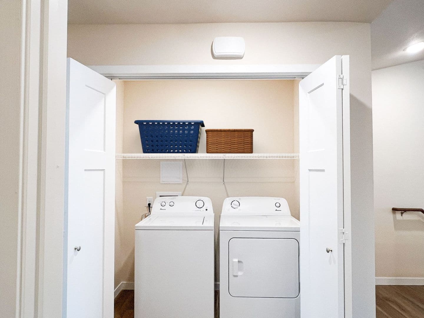Athens Apartment: 713 Caroline Street