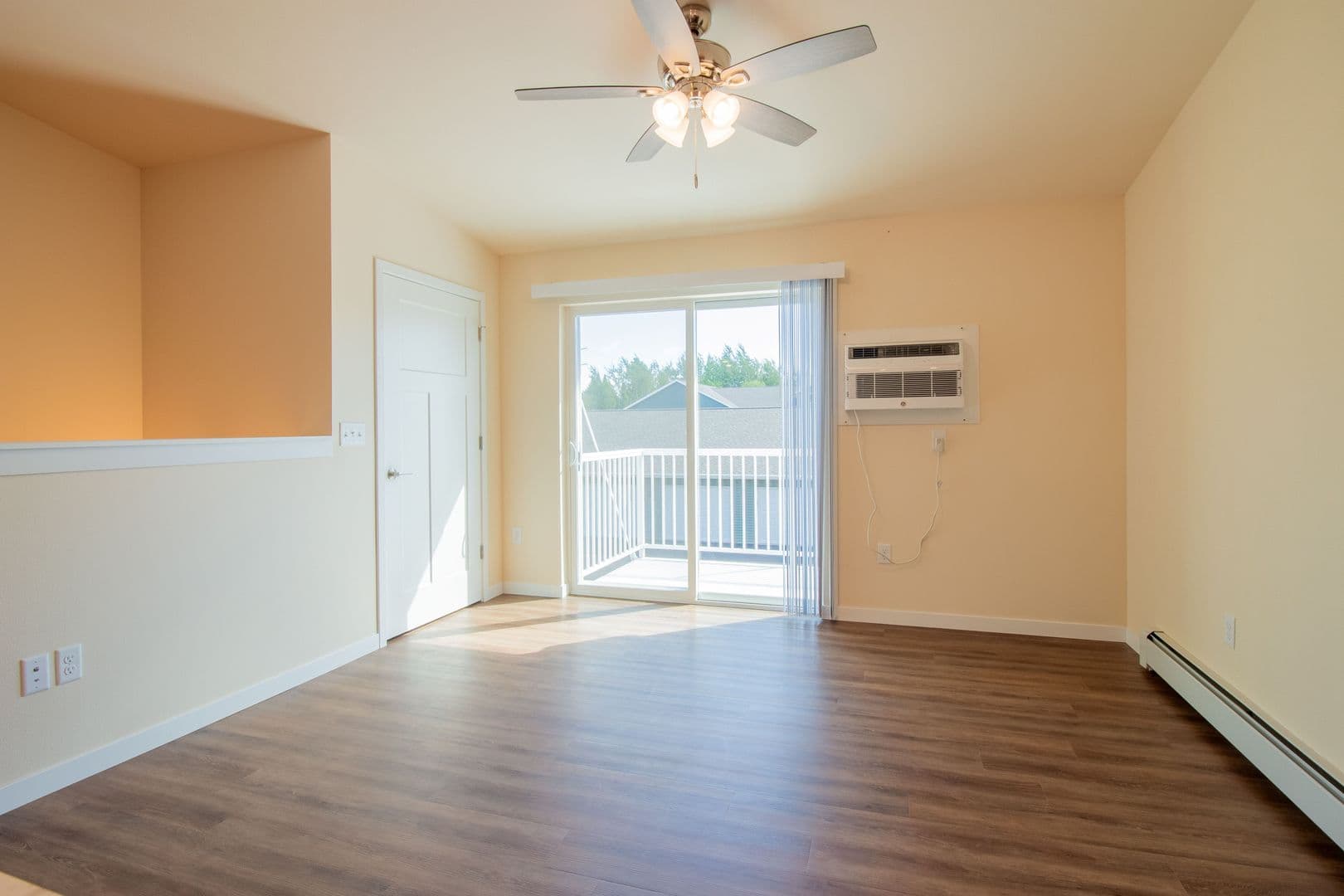 Wittenberg Apartment: 403 Freedom Way