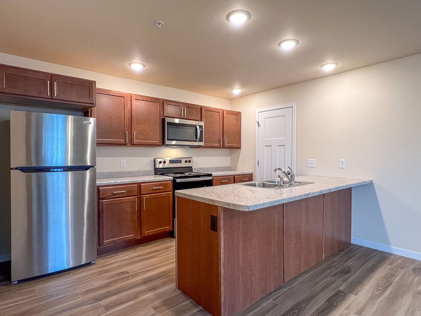Eau Claire Apartment: 4395 Christopher Drive