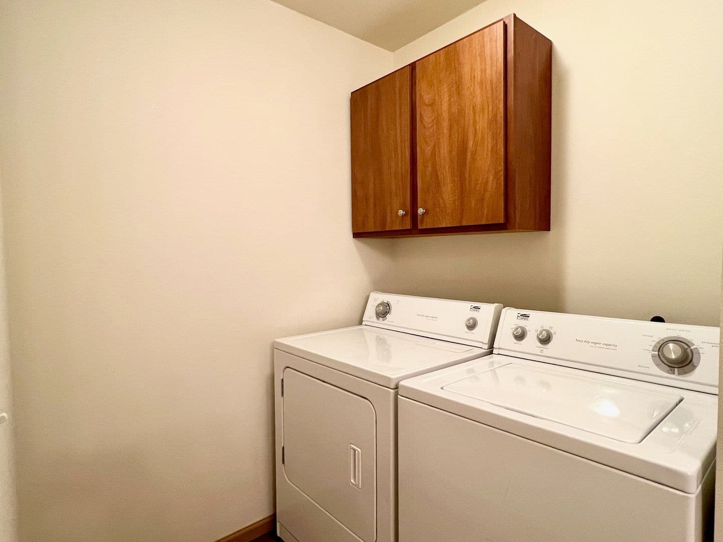Merrill Apartment: 2301 W. Jackson St.