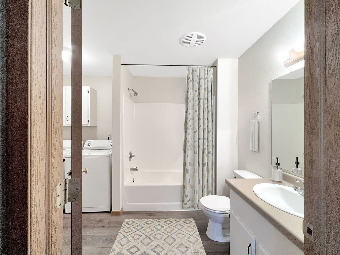 Medford Apartment: 765-767 S Gibson St