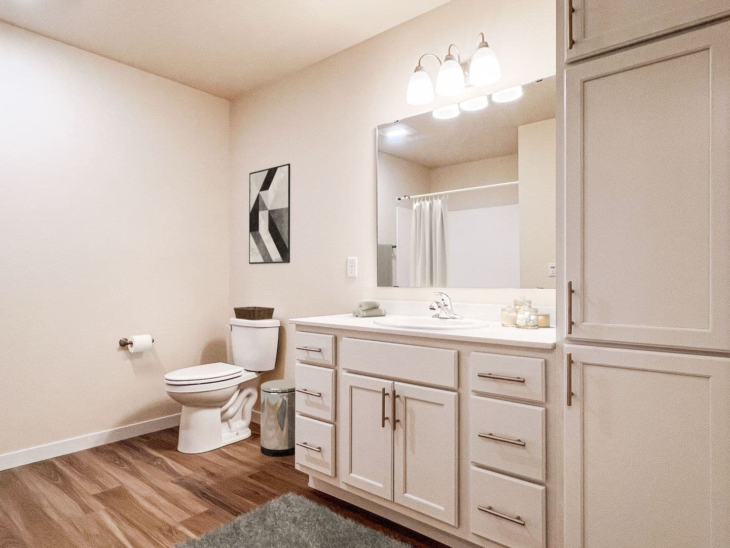 Eau Claire Apartment: 4395 Christopher Drive