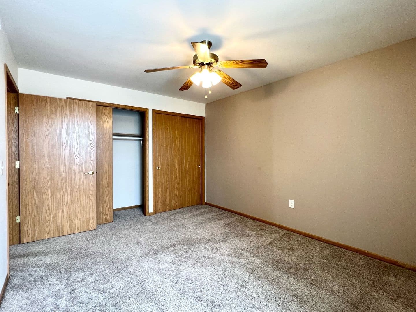 Stevens Point Apartment: 1200 River View Ave