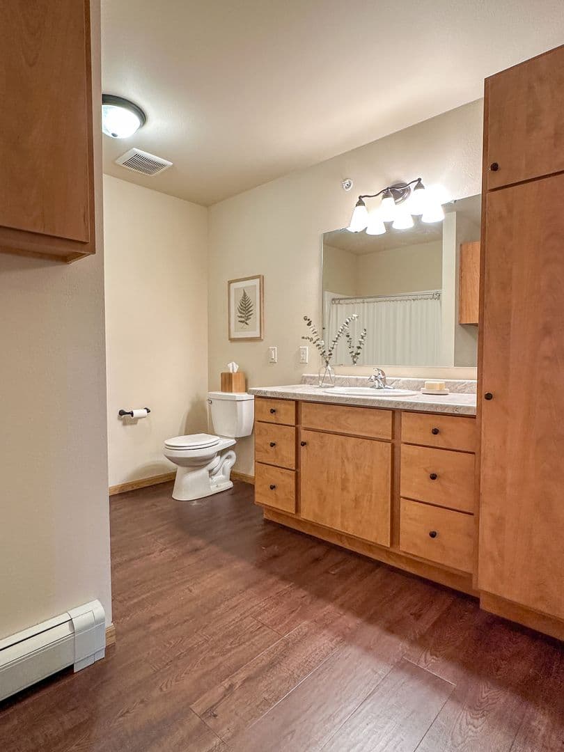Rice Lake Apartment: 515 Moon Lake Dr