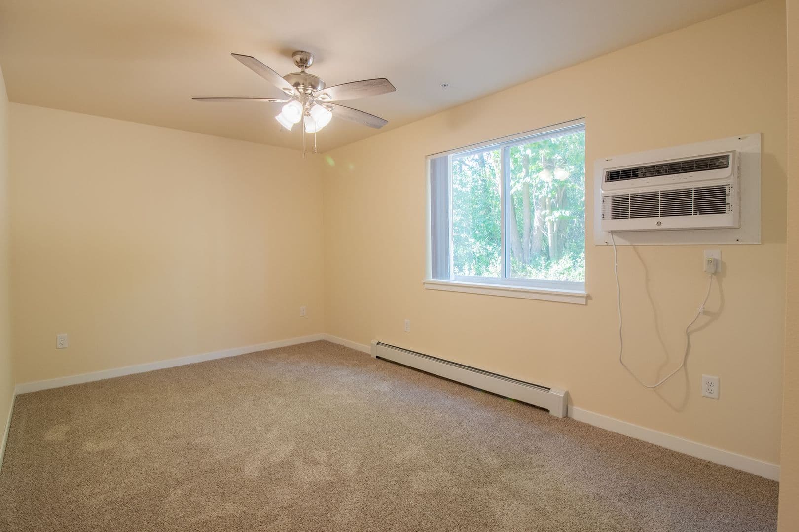 Wittenberg Apartment: 403 Freedom Way