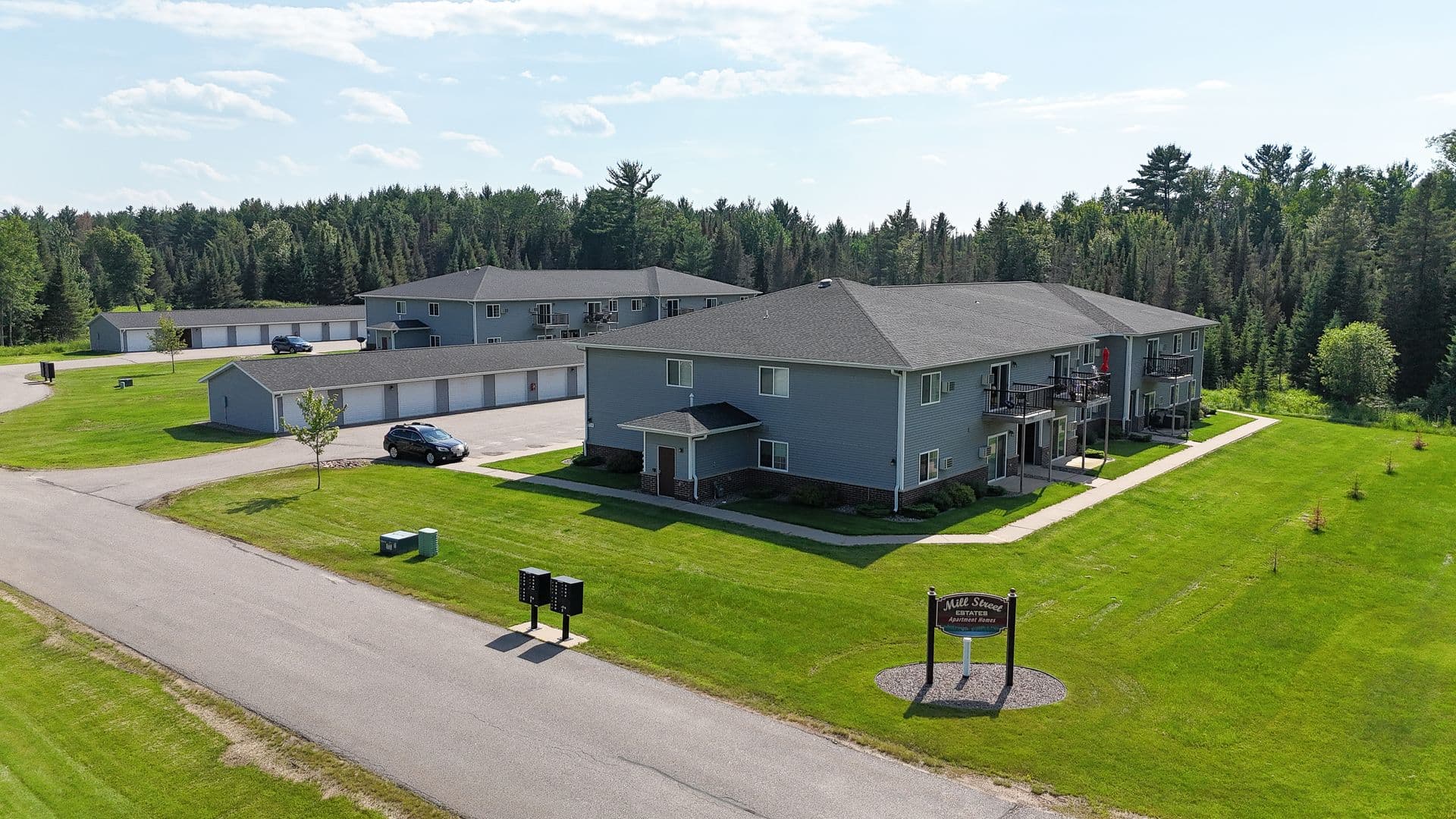 Eagle River Apartment: 724 W. Mill St.
