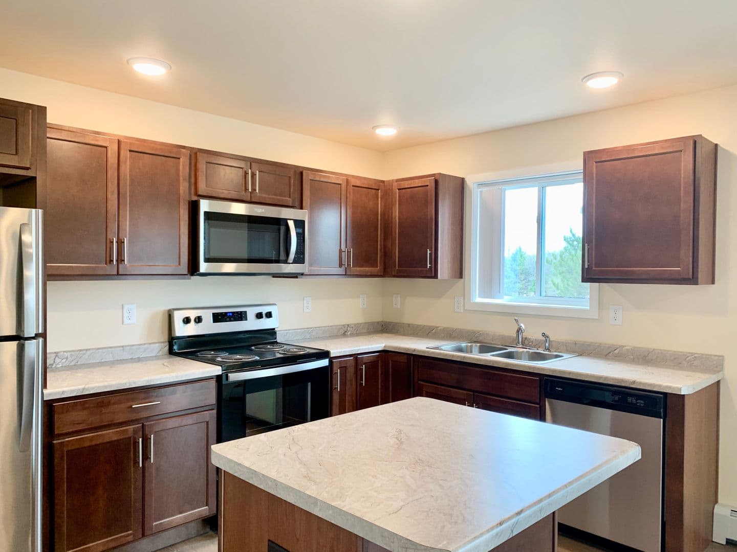 Oshkosh Apartment: 4105 State Road 91