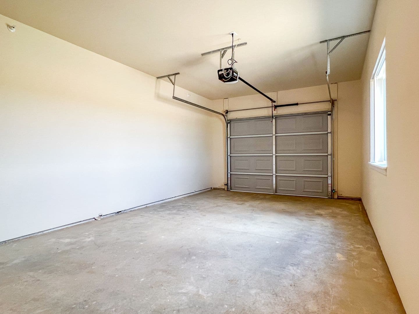 Eau Claire Apartment: 4395 Christopher Drive