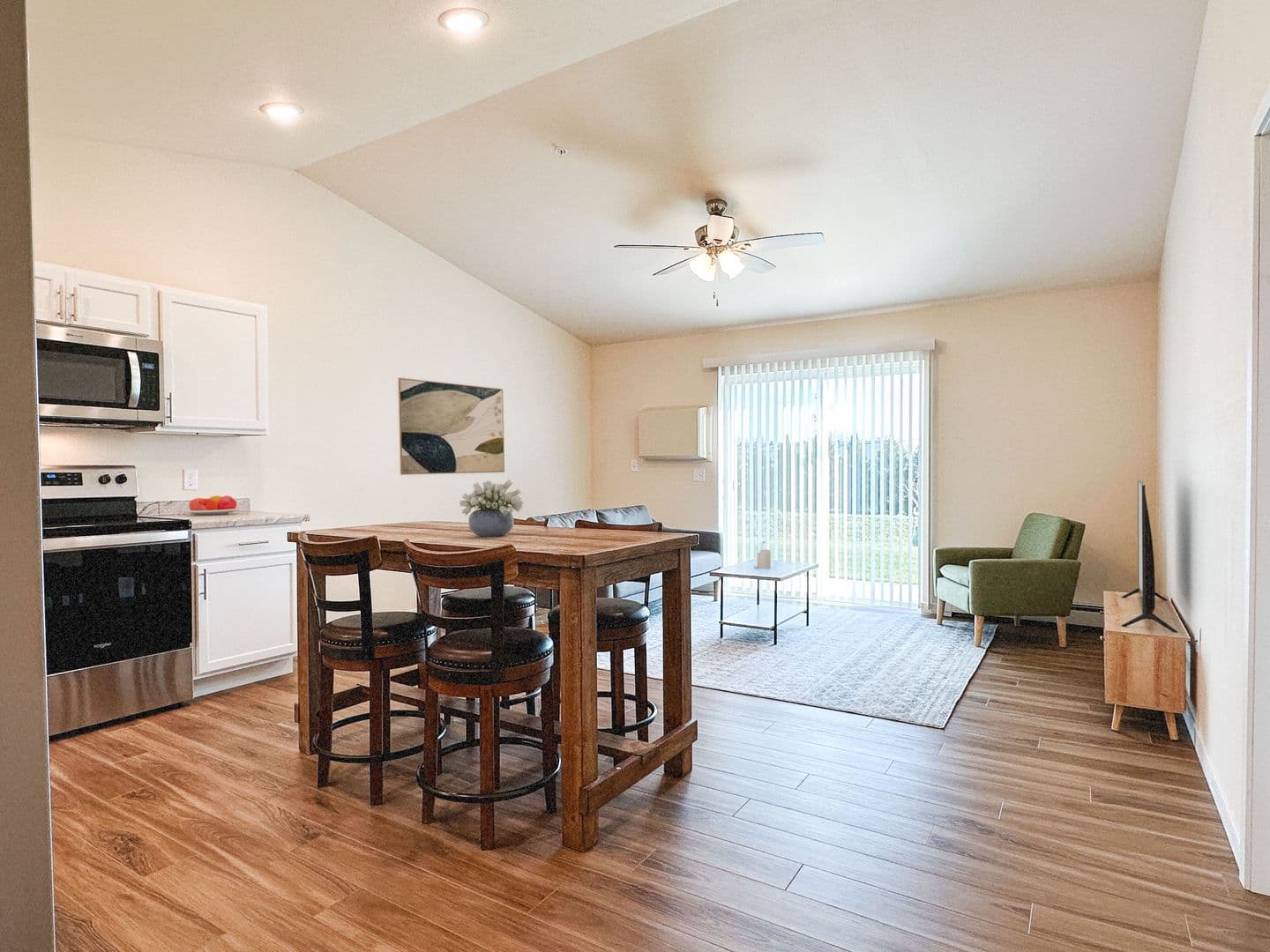 Eau Claire Apartment: 4395 Christopher Drive
