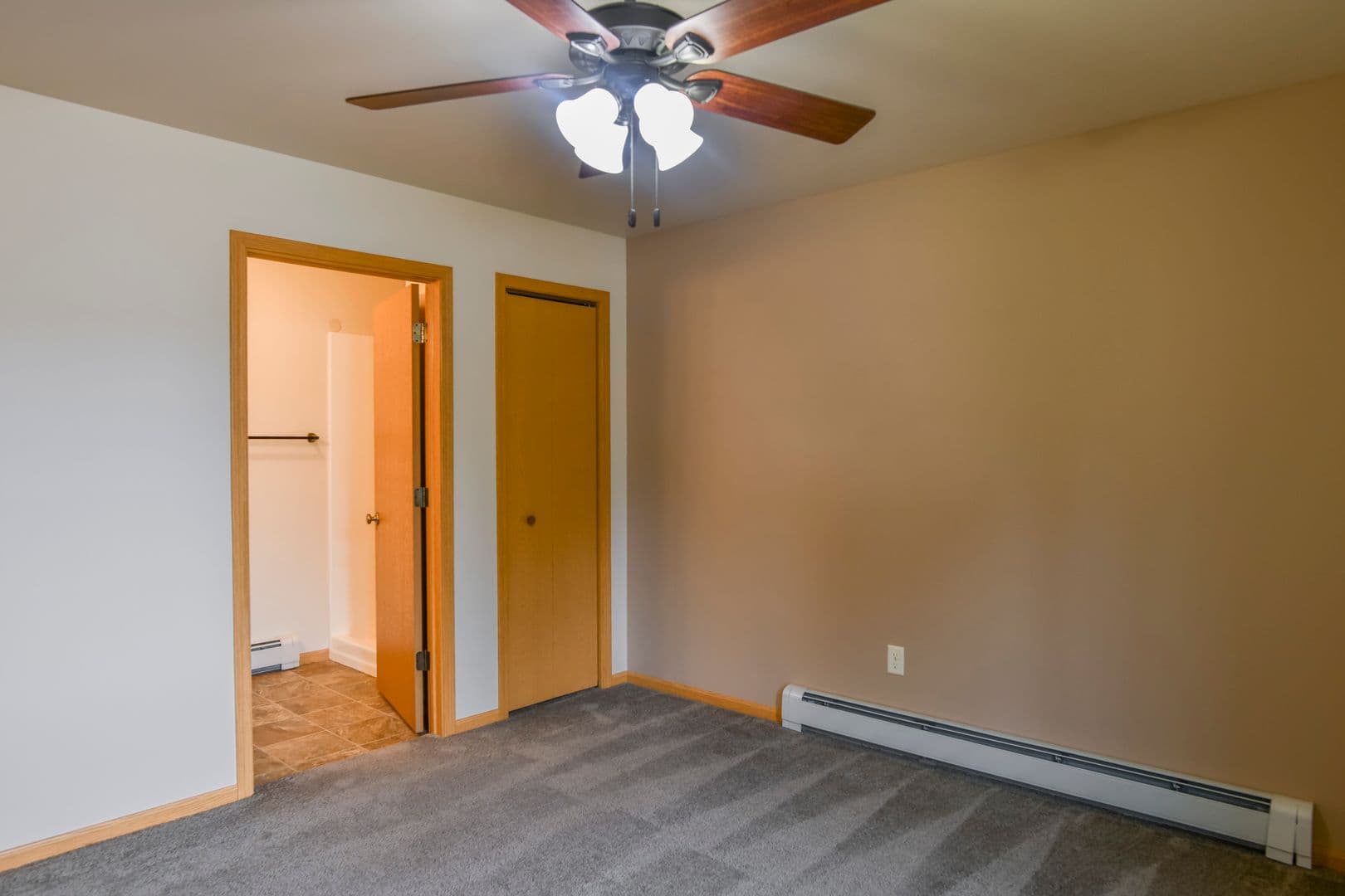 Plover Apartment: 3500 Willow Dr