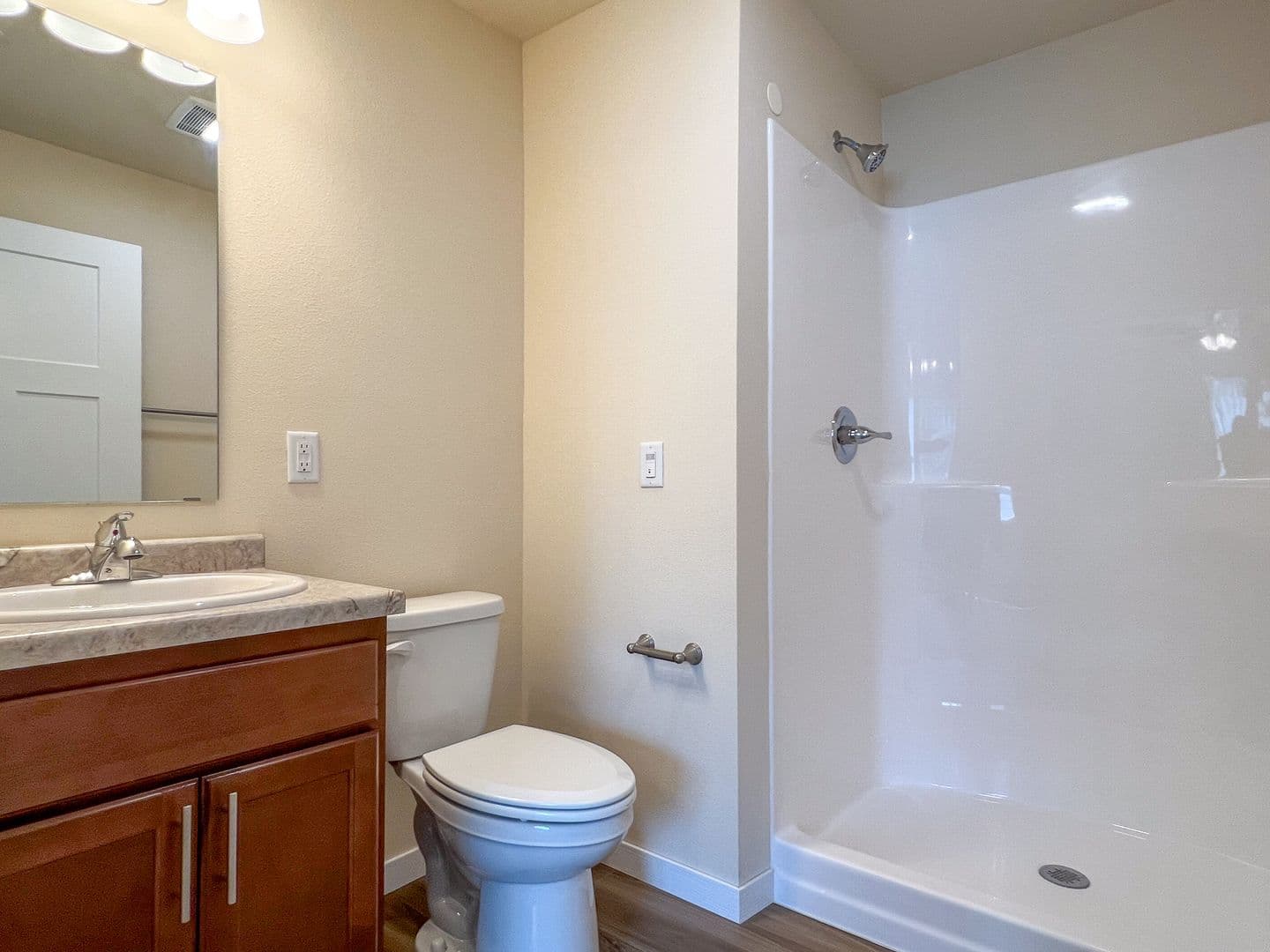 Eau Claire Apartment: 4395 Christopher Drive