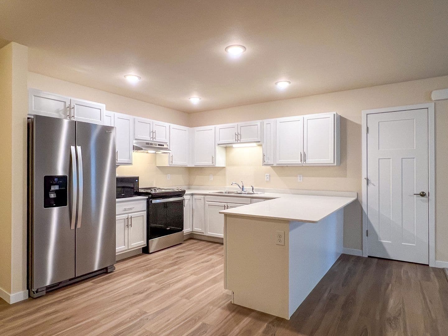 Eau Claire Apartment: 4395 Christopher Drive