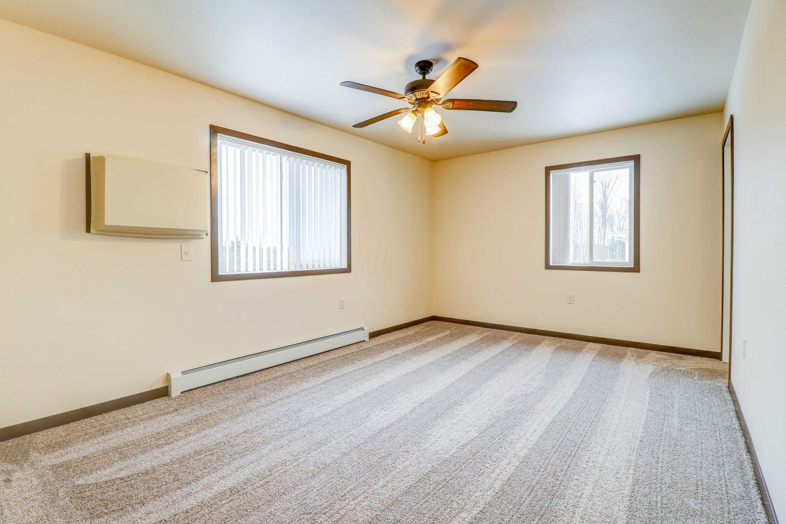 Kronenwetter Apartment: 1190 Kronenwetter Dr