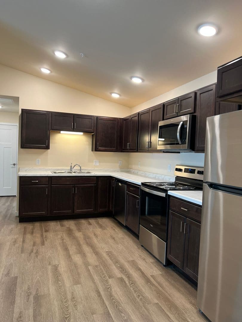 Athens Apartment: 713 Caroline Street