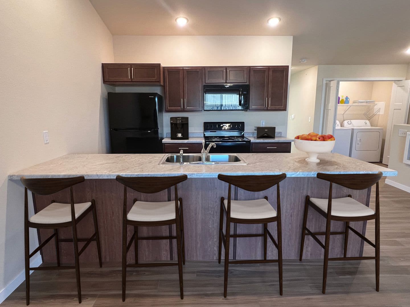 Niagara Apartment: 865 Coolidge Ave #17