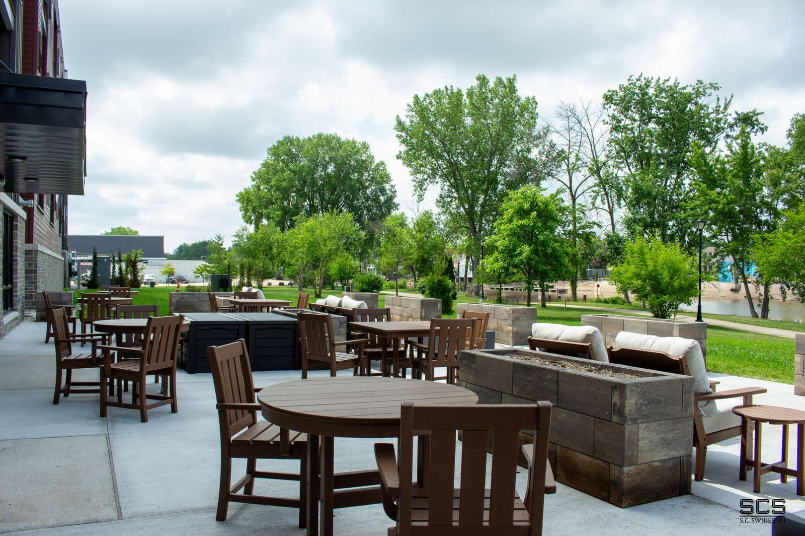 New London Apartment: 305 West Wolf River Avenue