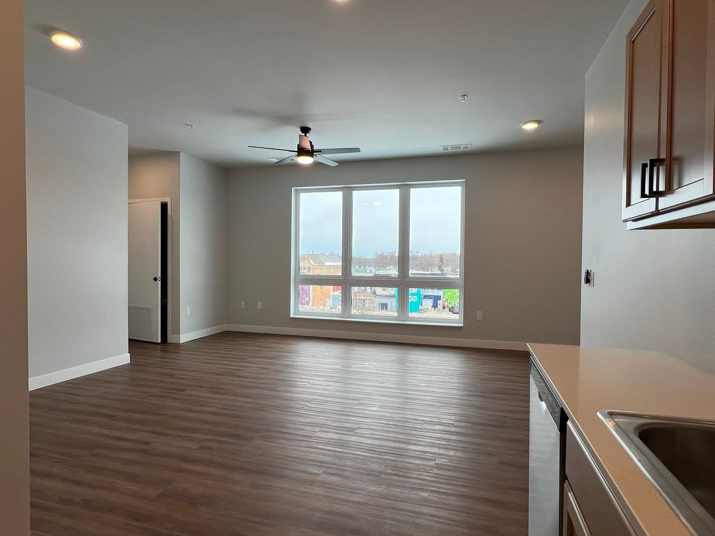New London Apartment: 305 West Wolf River Avenue
