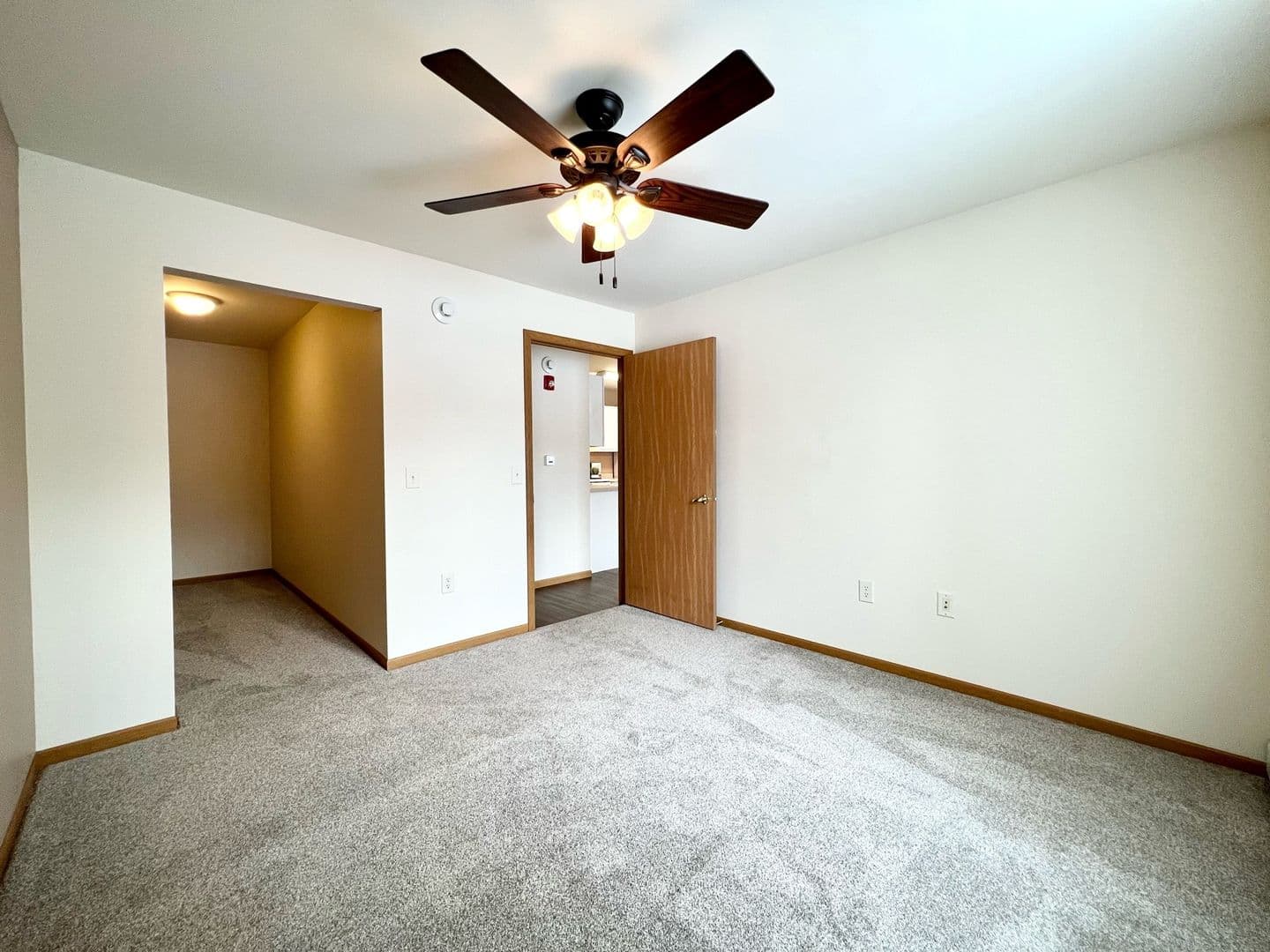 Stevens Point Apartment: 1200 River View Ave