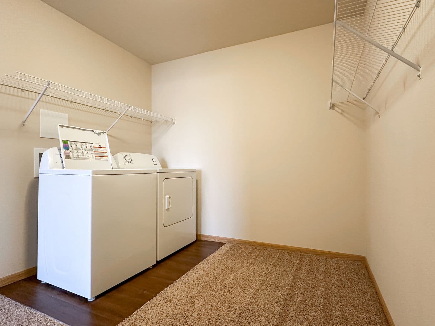 Rice Lake Apartment: 515 Moon Lake Dr