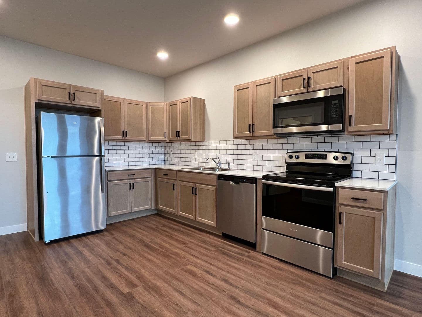 New London Apartment: 305 West Wolf River Avenue