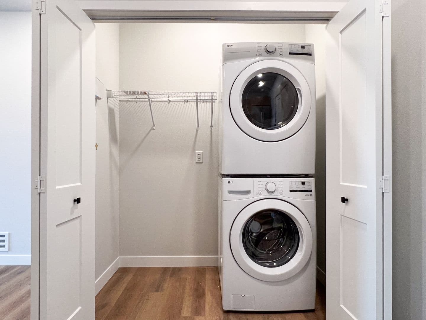 Schofield Apartment: 1408 Park Drive