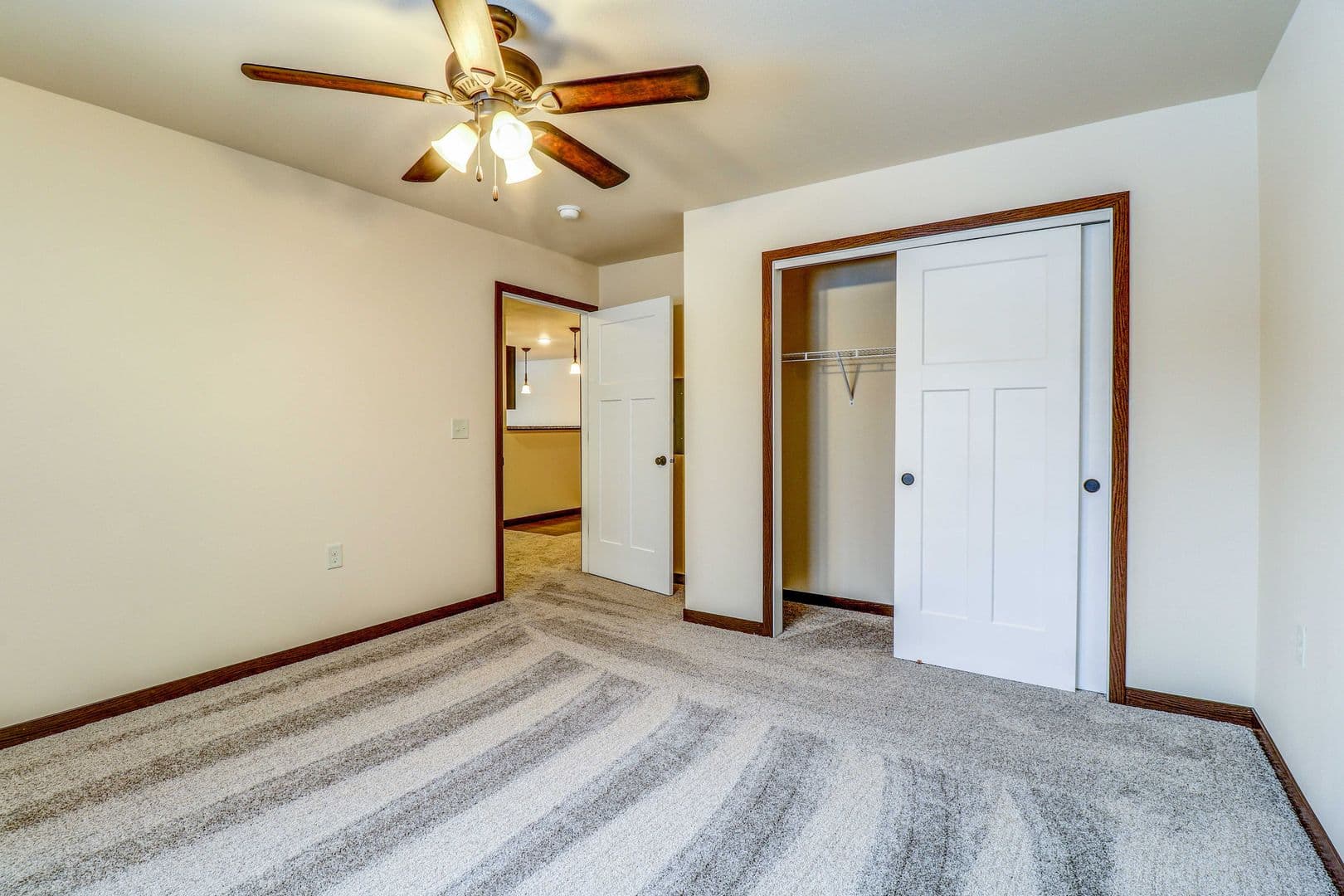 Kronenwetter Apartment: 1190 Kronenwetter Dr