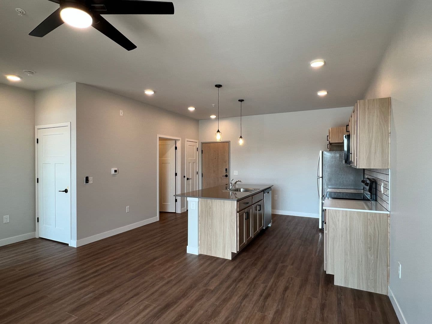 New London Apartment: 305 West Wolf River Avenue