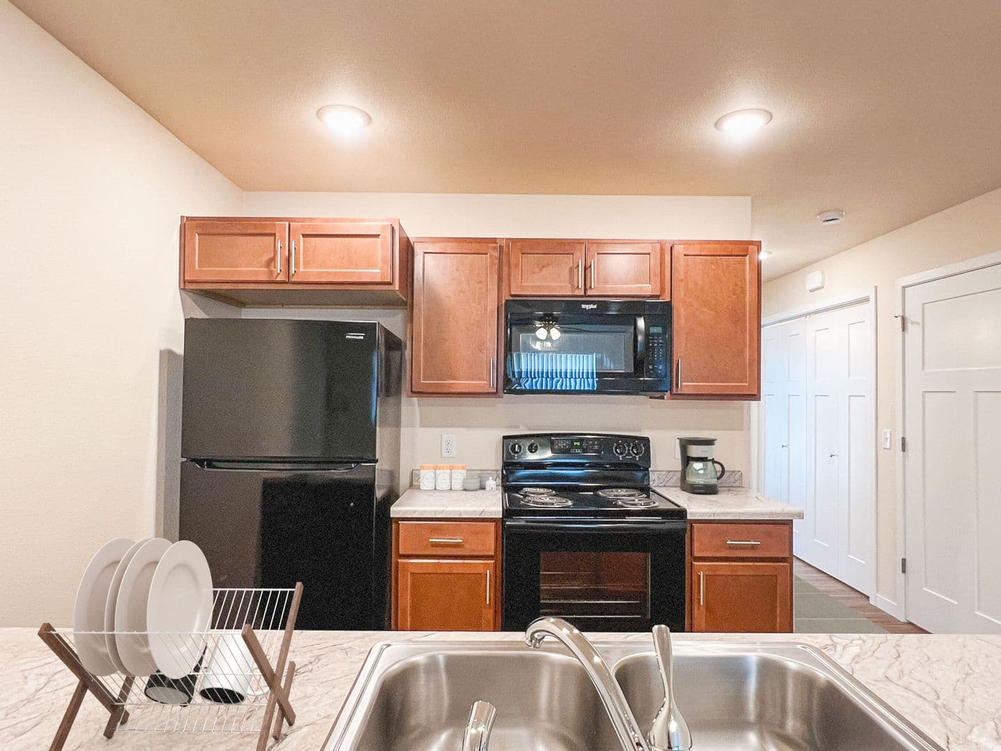Athens Apartment: 713 Caroline Street