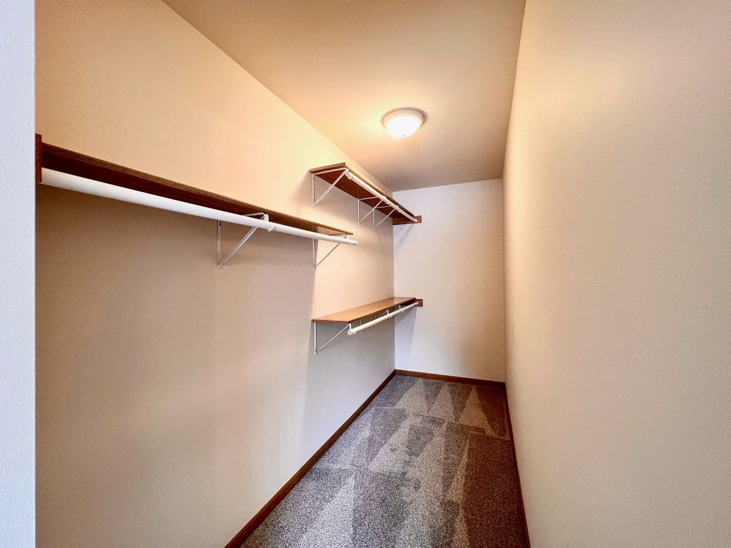 Stevens Point Apartment: 1200 River View Ave