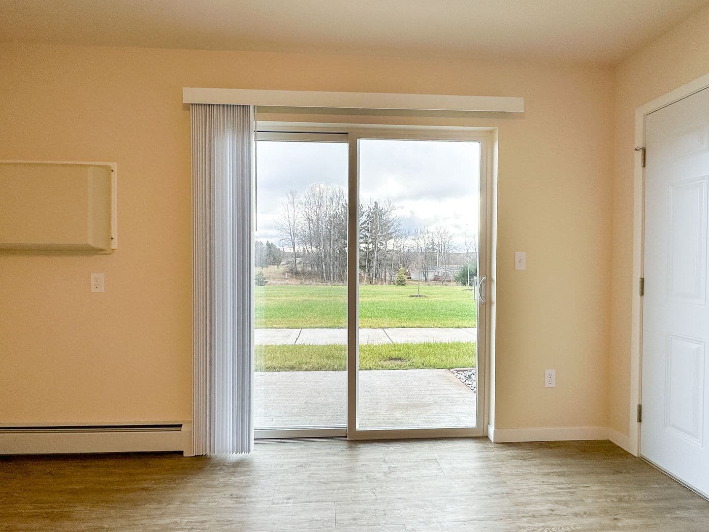 Florence Apartment: 5863 Chapin Street