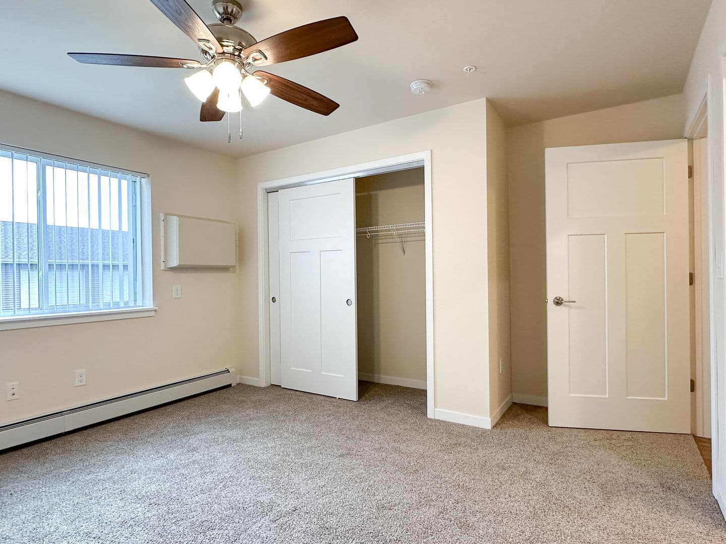 Florence Apartment: 5863 Chapin Street